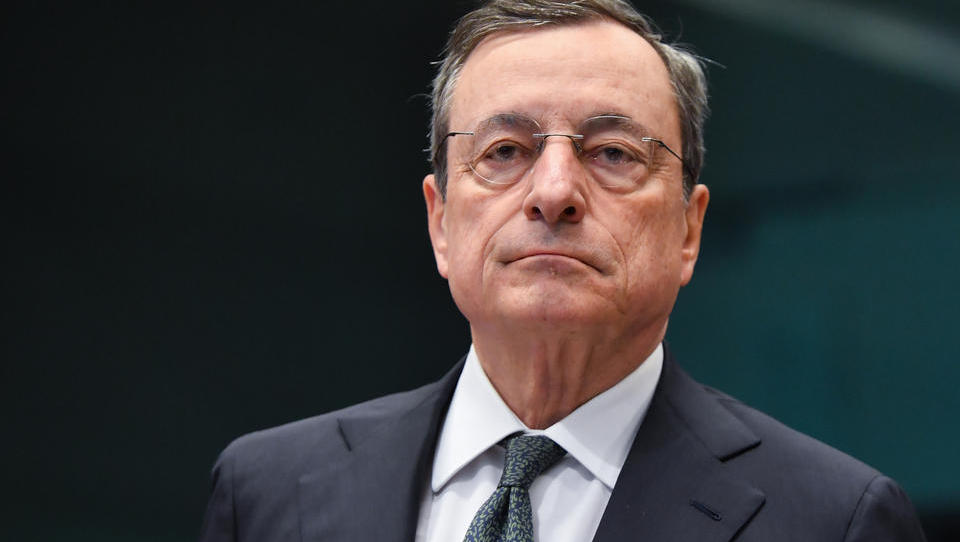 EZB teilt supergünstige Darlehen an Europas Banken aus