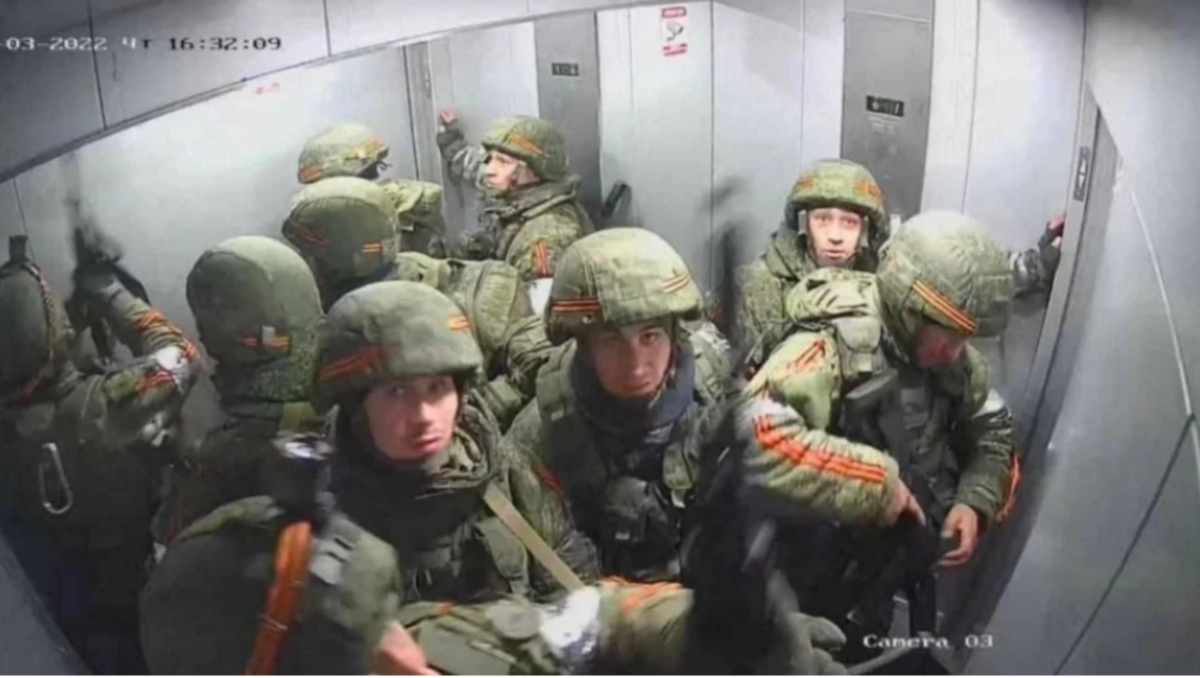 Kurios: Ukrainer schließen russische Soldaten im Fahrstuhl ein