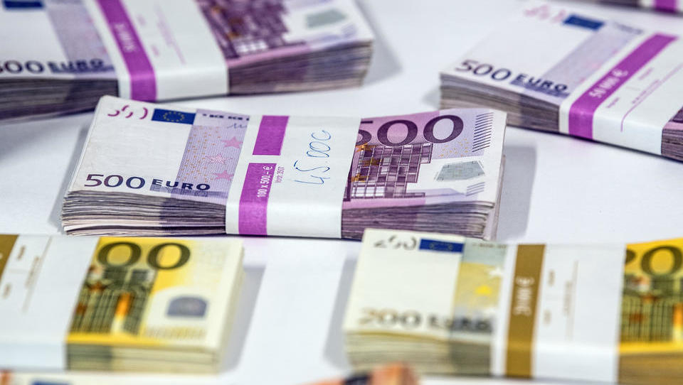 Billionen-Spritze fürs System: EU wirft Finanz-Regulierung kurzerhand über Bord