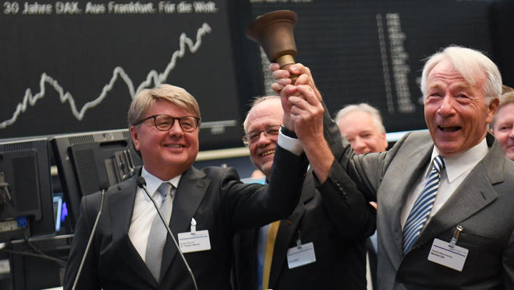 Irren die Lehrbücher? Zentralbanken pumpen Milliarden ins System - aber die Inflation bleibt aus