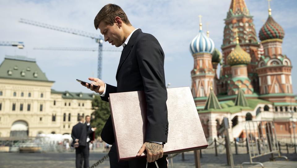 Medwedew: Wenn Amerika uns den Internet-Zugang kappt, können wir von nun an unser eigenes Netzwerk nutzen 