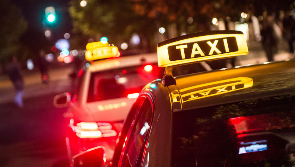 Bundesregierung beschließt Zerstörung des deutschen Taxi-Gewerbes