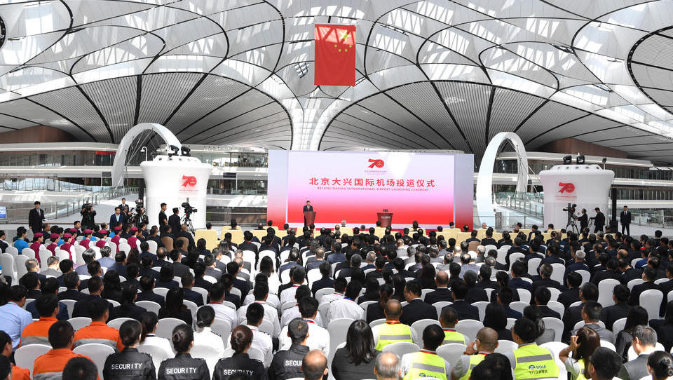 Peinlicher Vergleich mit dem BER: China weiht riesigen Hauptstadt-Flughafen ein