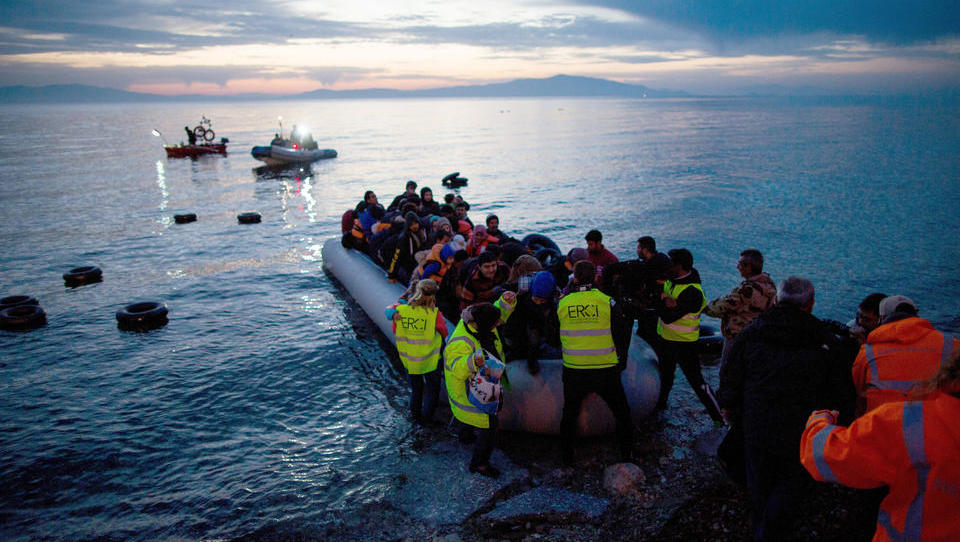 Griechenland: Armee kündigt Bau schwimmender Grenzschutz-Systeme gegen Migranten an