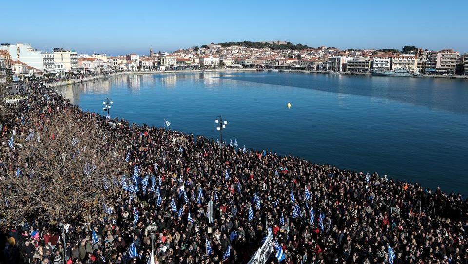 Mit der Geduld am Ende: Zehntausende Griechen protestieren gegen Migrationskrise auf den Inseln