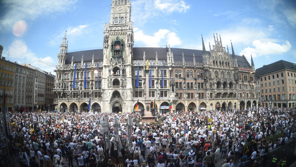 VIRUS-TICKER: Bayern führt Maskenpflicht für Demonstrationen ein