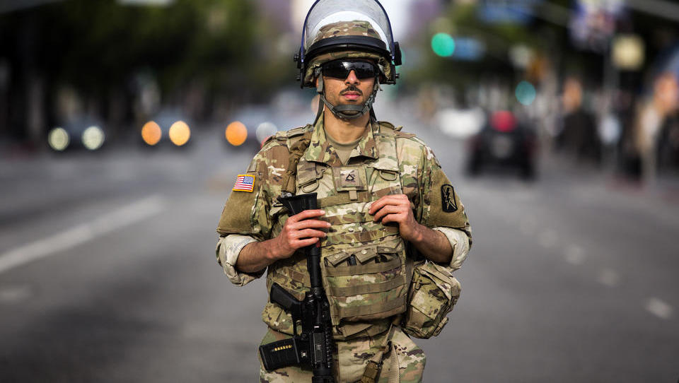 Regierungskrise zieht auf: US-Gouverneure weigern sich, Trump mit Truppen zu unterstützen 