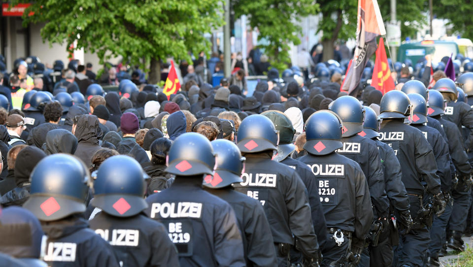 „Anti-Diskriminierungsgesetz“: Bayern und Baden-Württemberg drohen Berlin mit Ende der Polizei-Kooperation