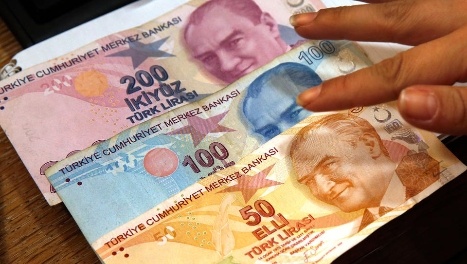 Intervention der türkischen Zentralbank verpufft, Lira-Verfall beschleunigt sich 