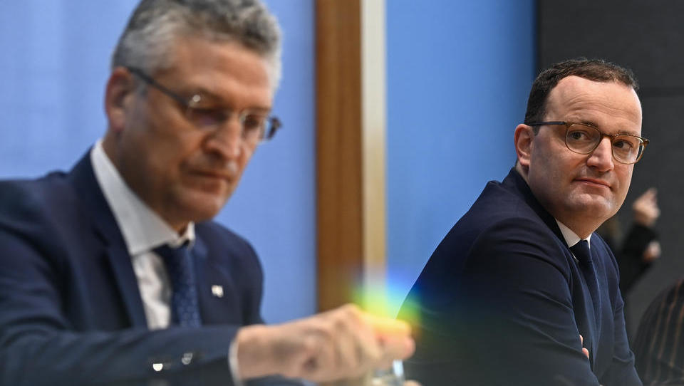 Gesundheitsminister Jens Spahn will seine im März erhaltenen Sonderrechte unbegrenzt verlängern