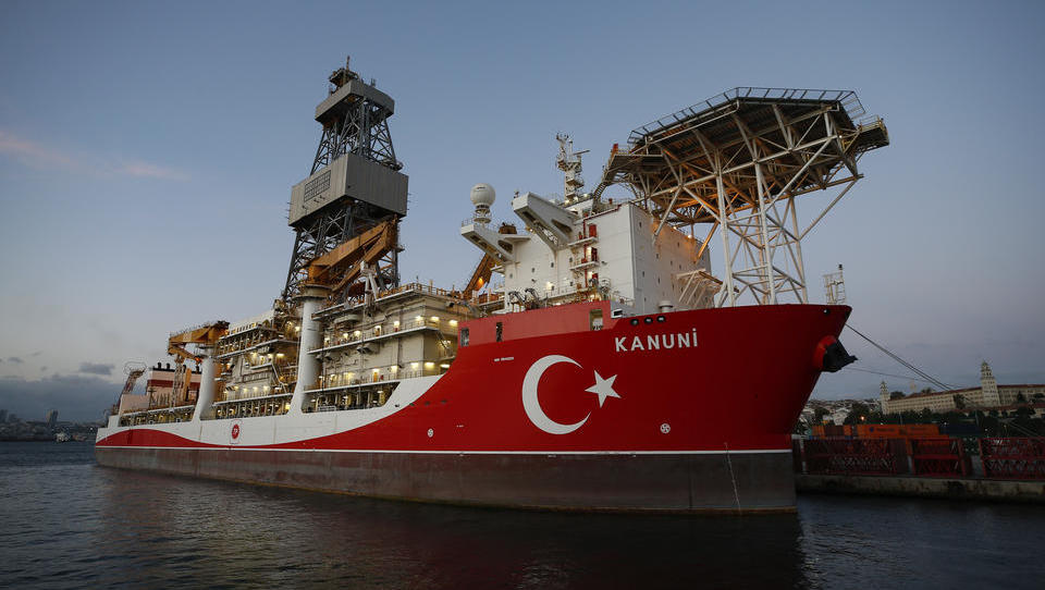 EILMELDUNG: Türkisches Schiff nähert sich griechischer Insel, Athen versetzt Marine in 