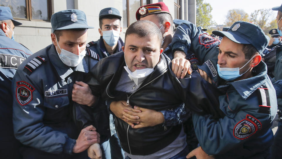 Armenien: Regierung lässt massenweise Oppositionelle festnehmen