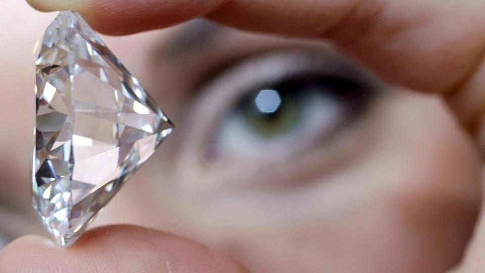 Weltgrößter Produzent „Alrosa“ erwägt Online-Verkauf von Diamanten