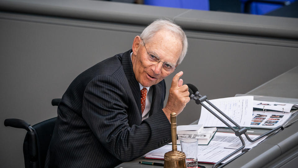 Schäuble will, dass die CO2-Steuer noch schneller steigt