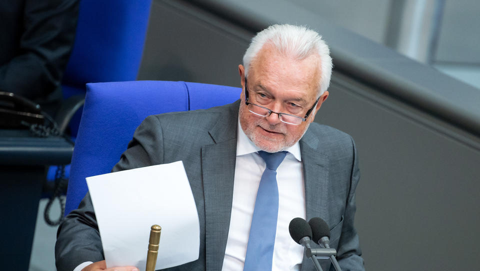 Kubicki fordert von Merkel Vertrauensfrage, um Weg für vorgezogene Neuwahlen zu ebnen