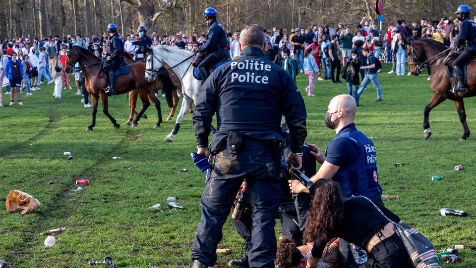 Belgien: Schwere Ausschreitungen nach Massenfeier