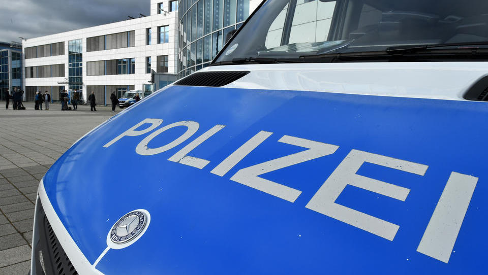 Zwei Schwerverletzte in Erfurt: Polizei nimmt flüchtigen Messer-Mann fest, islamistischer Hintergrund wird ausgeschlossen