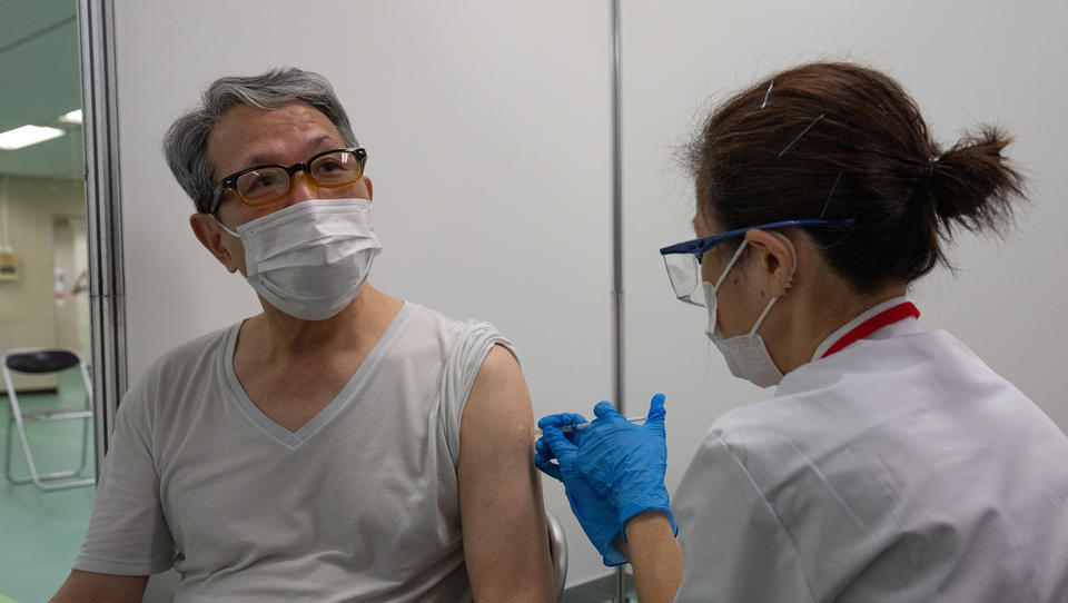 Schock in Asien: Japan entdeckt Kontamination bei Moderna-Impfdosen 