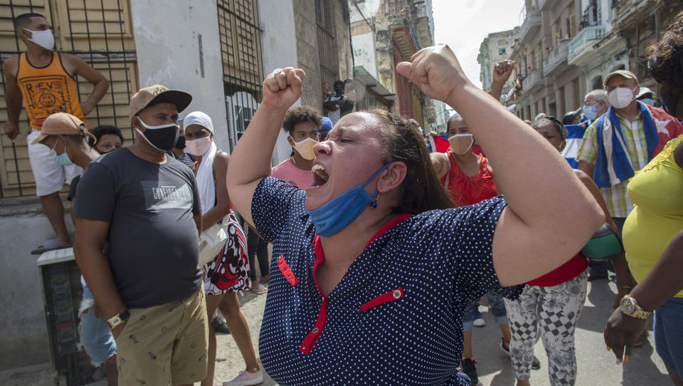 Massive Proteste gegen Regierung auf Kuba, Präsident beschuldigt die USA als Drahtzieher