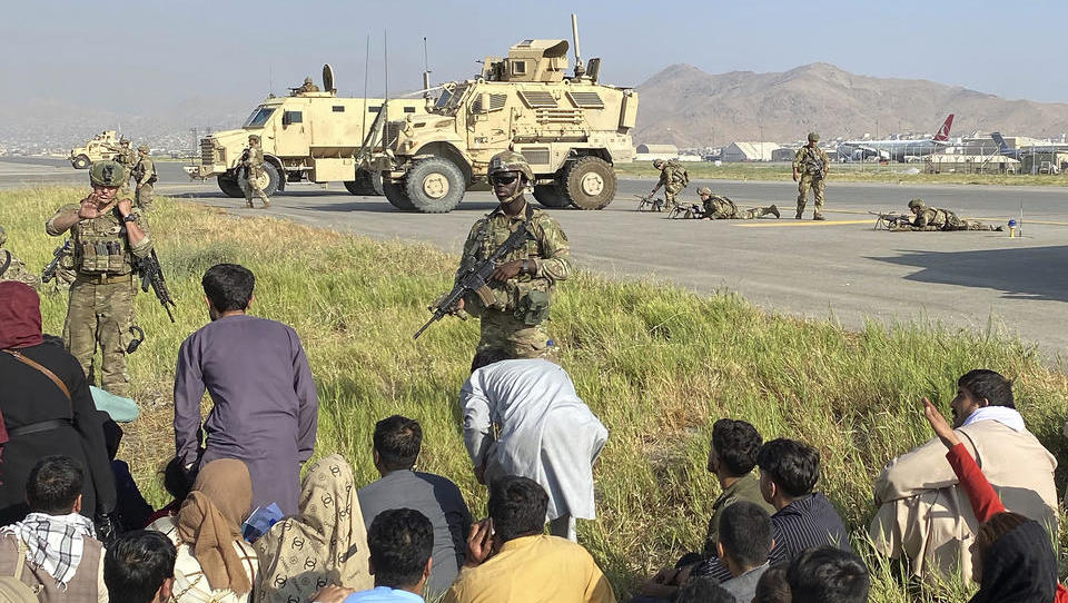 Bundeswehr bringt Spezialeinheiten nach Kabul, fliegt sieben Personen aus