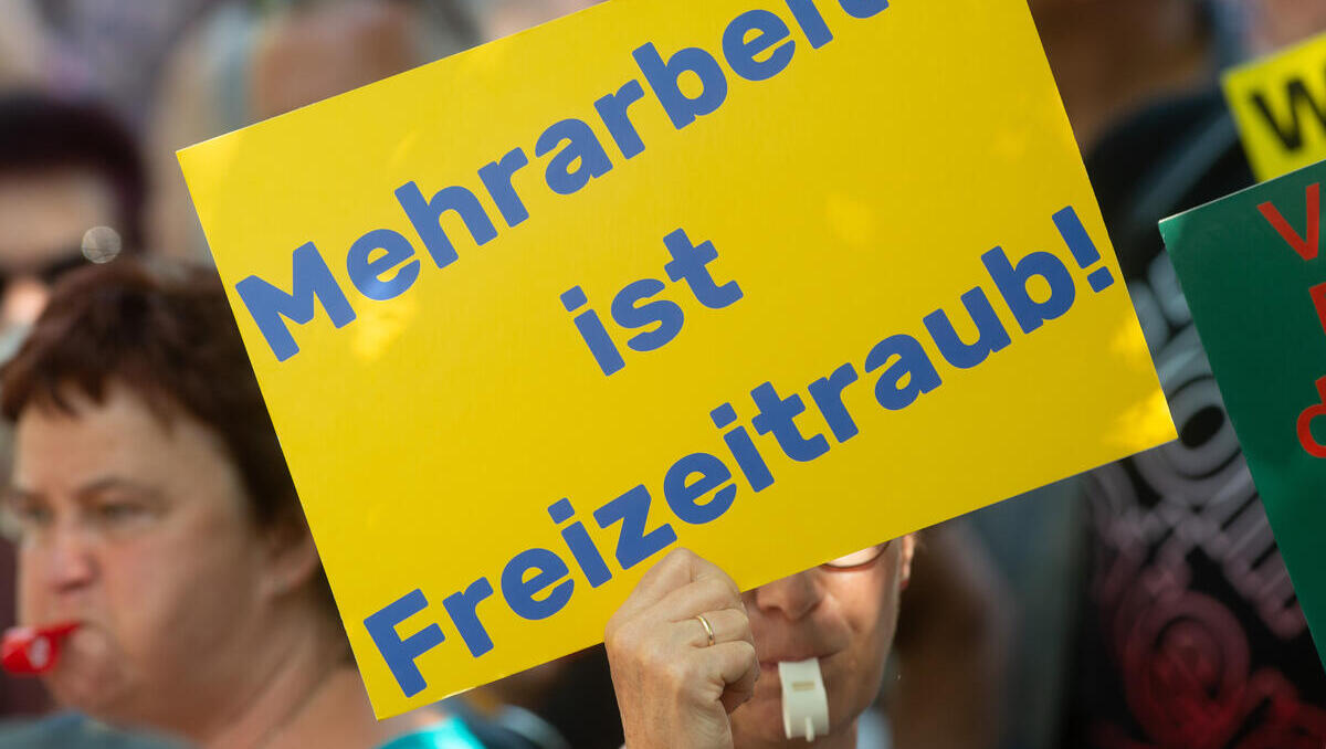 Arbeitszeit-Debatte: Mehr als die Hälfte der Deutschen wünscht kürzere Arbeitszeiten
