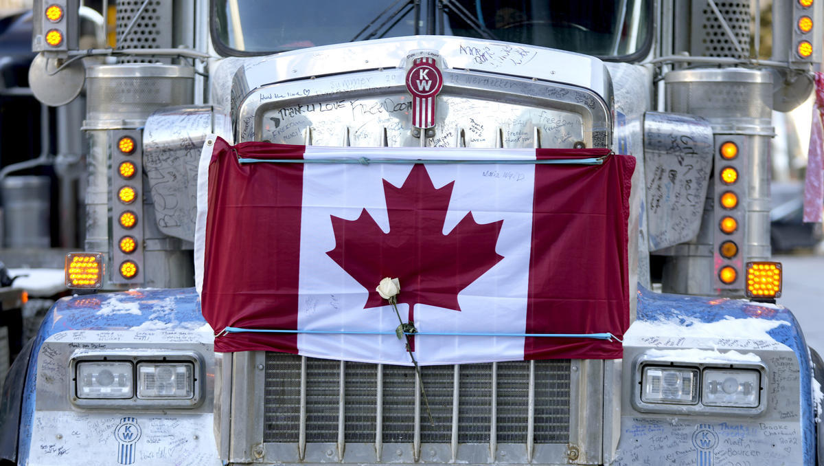 Kanada: Polizei geht gegen protestierende Trucker des „Freedom Convoy“  vor