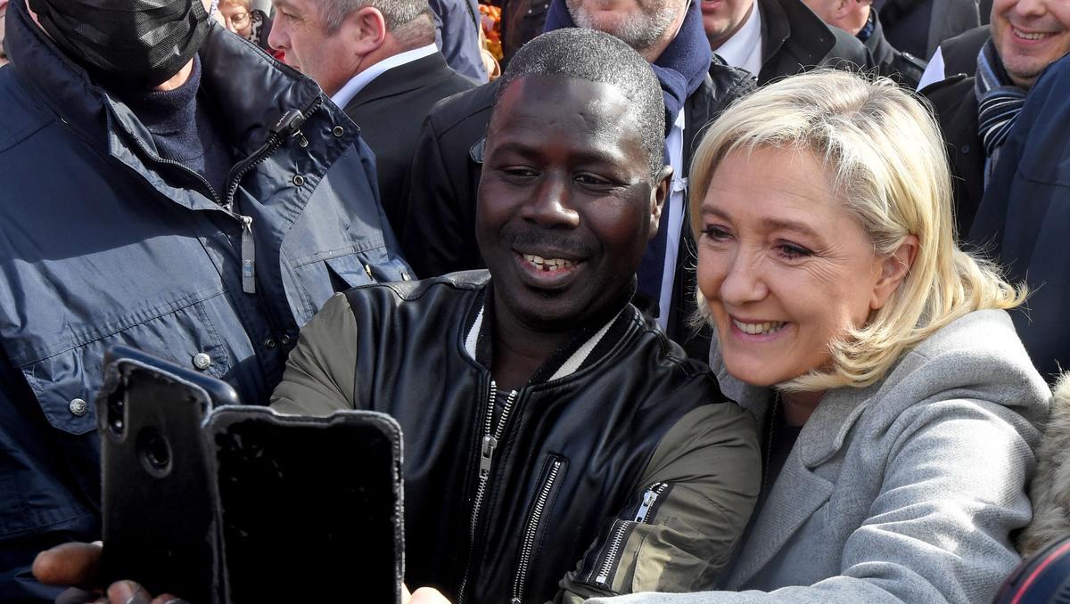 Jeanne d’Arc gegen Ludwig XIV? Le Pen könnte Macron bei der Stichwahl besiegen