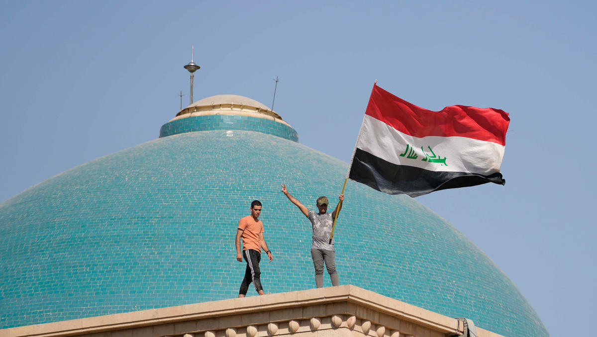 Krise im Irak: Anhänger Al-Sadrs stürmen Regierungspalast in Bagdad 
