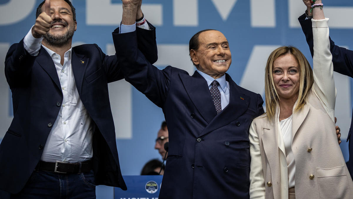 Verehrt und gehasst - Italien hadert mit Berlusconis schwierigem Erbe