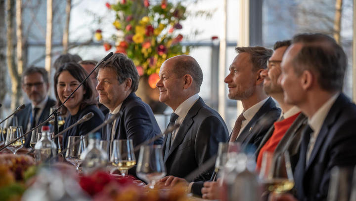 Regierungskrise hinter den Kulissen: Kretschmann greift Scholz an