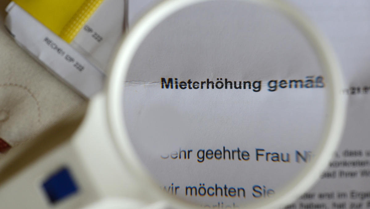 Teuer Wohnen in Deutschland: Rund jeder Siebte zahlt mehr als halben Monatslohn für Miete