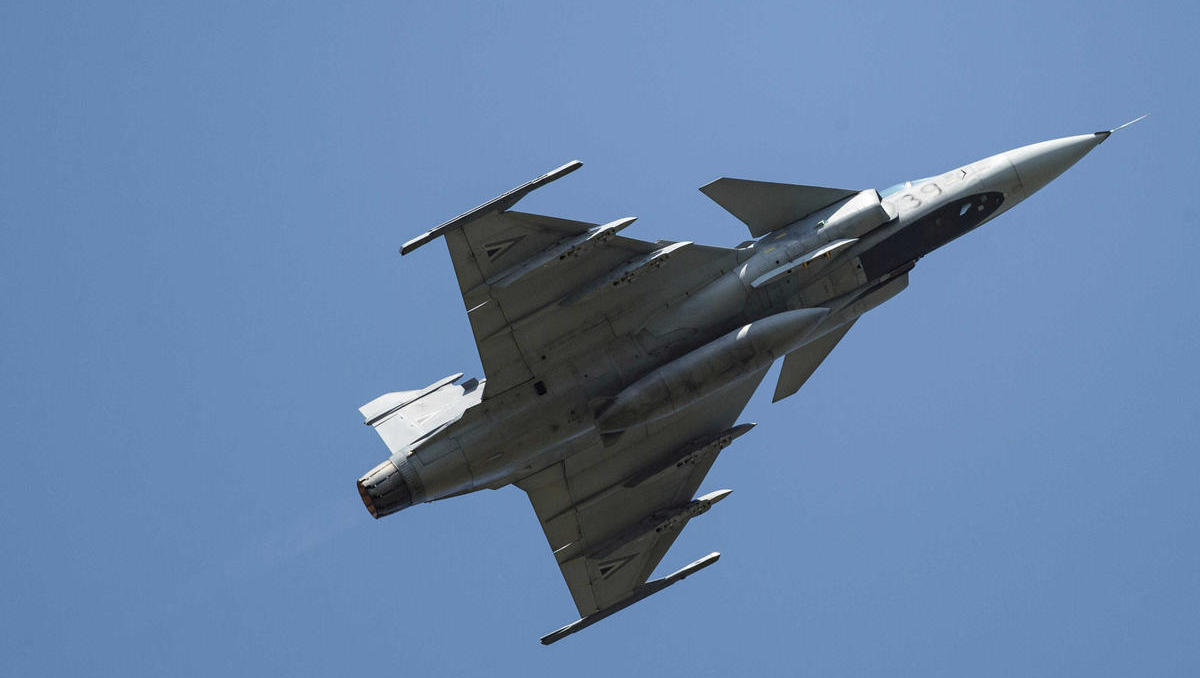 Saab testet KI-Kampfpilot: Menschliche Piloten unterliegen zunehmend