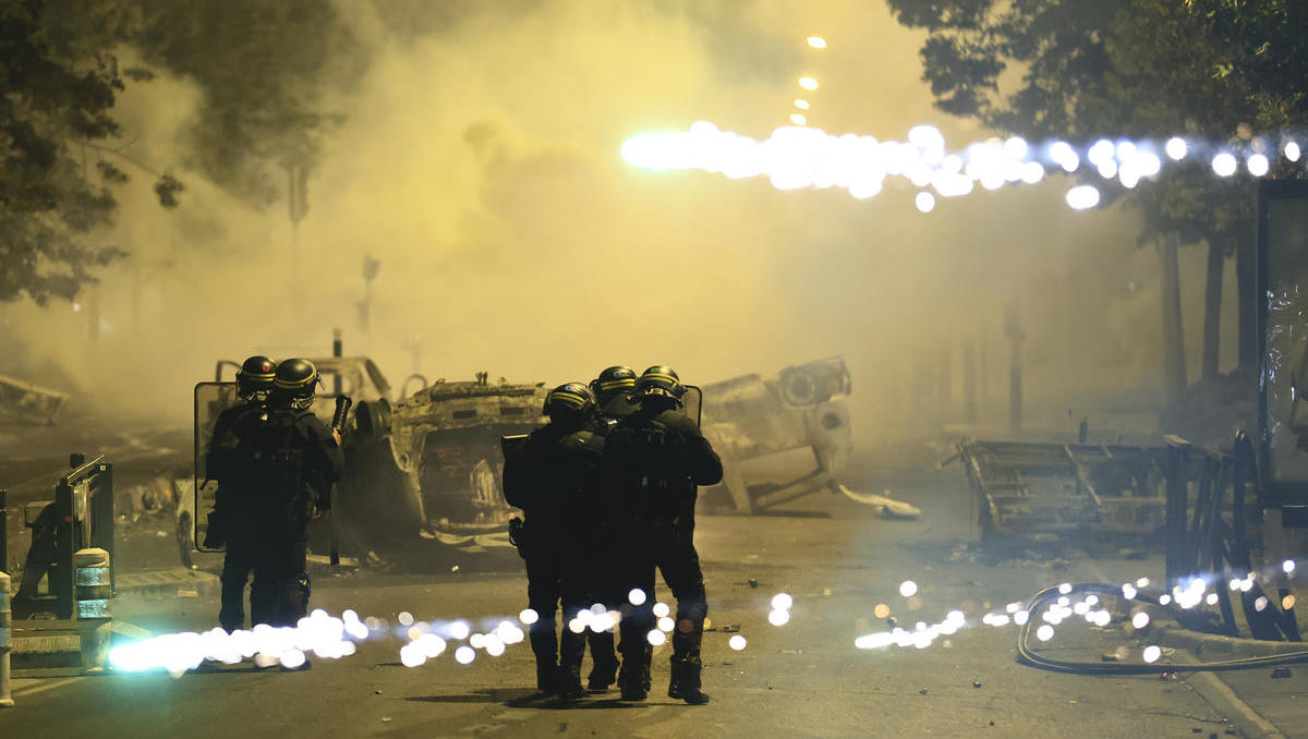 Frankreich: Hunderte Festnahmen nach dritter Krawallnacht in Folge