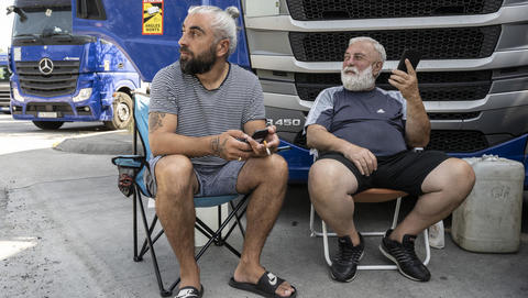Jung oder KI: Zwei Wege zur Lösung des Lkw-Fahrermangels