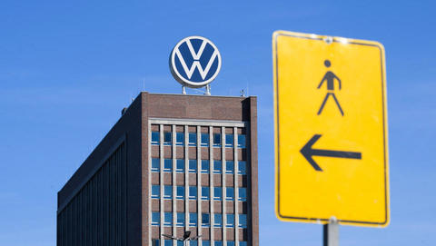 VW-Kleinaktionäre drängen auf Rückzug von VW-Chef Blume bei Porsche