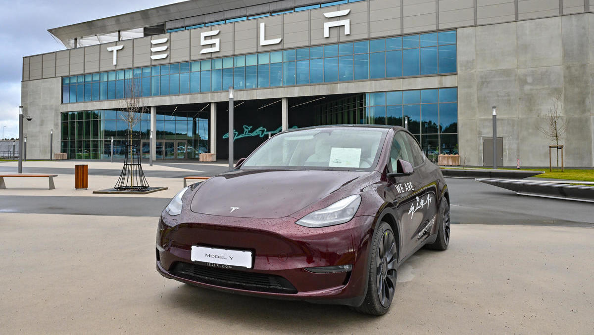Tesla-Stromausfall: Produktion bei Berlin steht still - Fabrik evakuiert