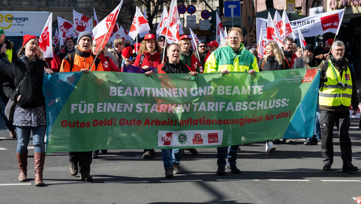 Tarifstreit: Harte Verhandlungen bei Bund und Kommunen kündigen sich an - Beamte wollen mehr Geld