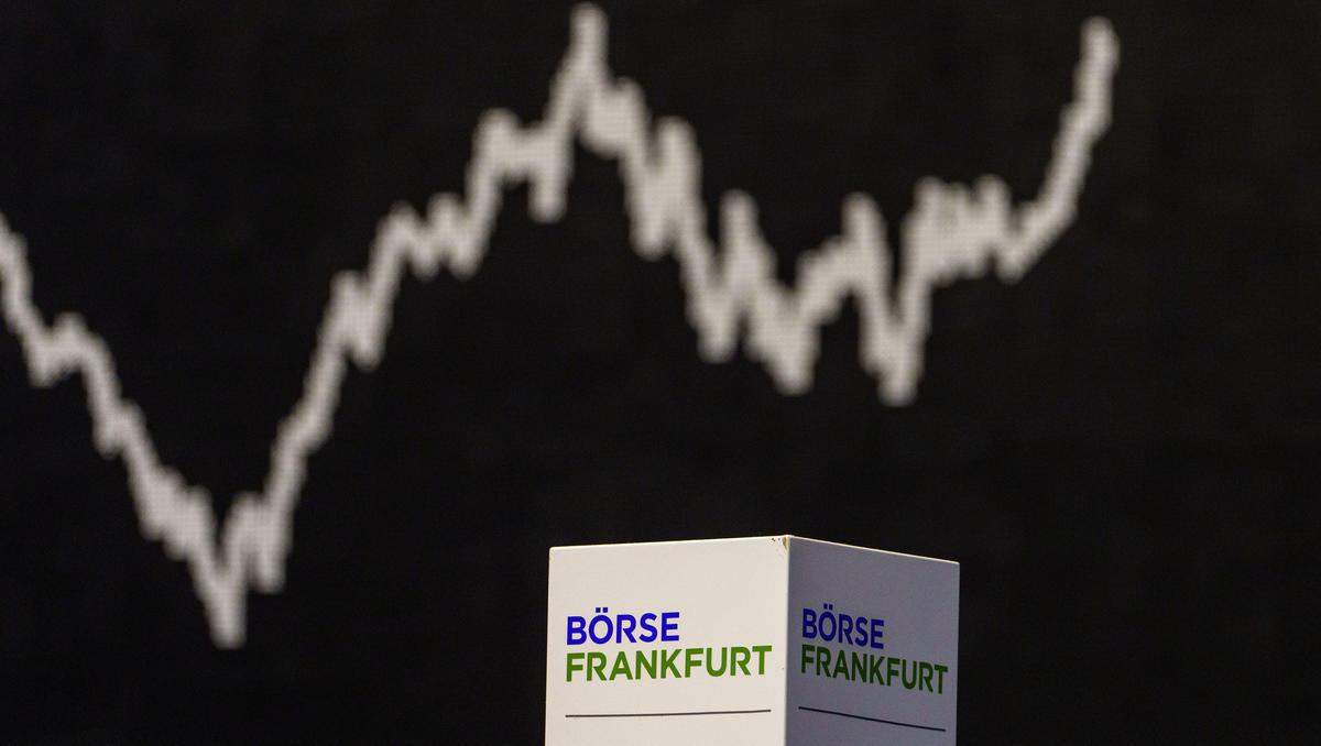 DAX setzt Erholung fort - Börsianer warten auf Impulse am Freitag