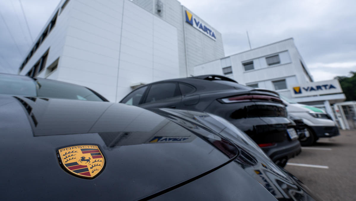 Zielsenkung schickt Porsche gegen Rekordtief - Holding leidet mit