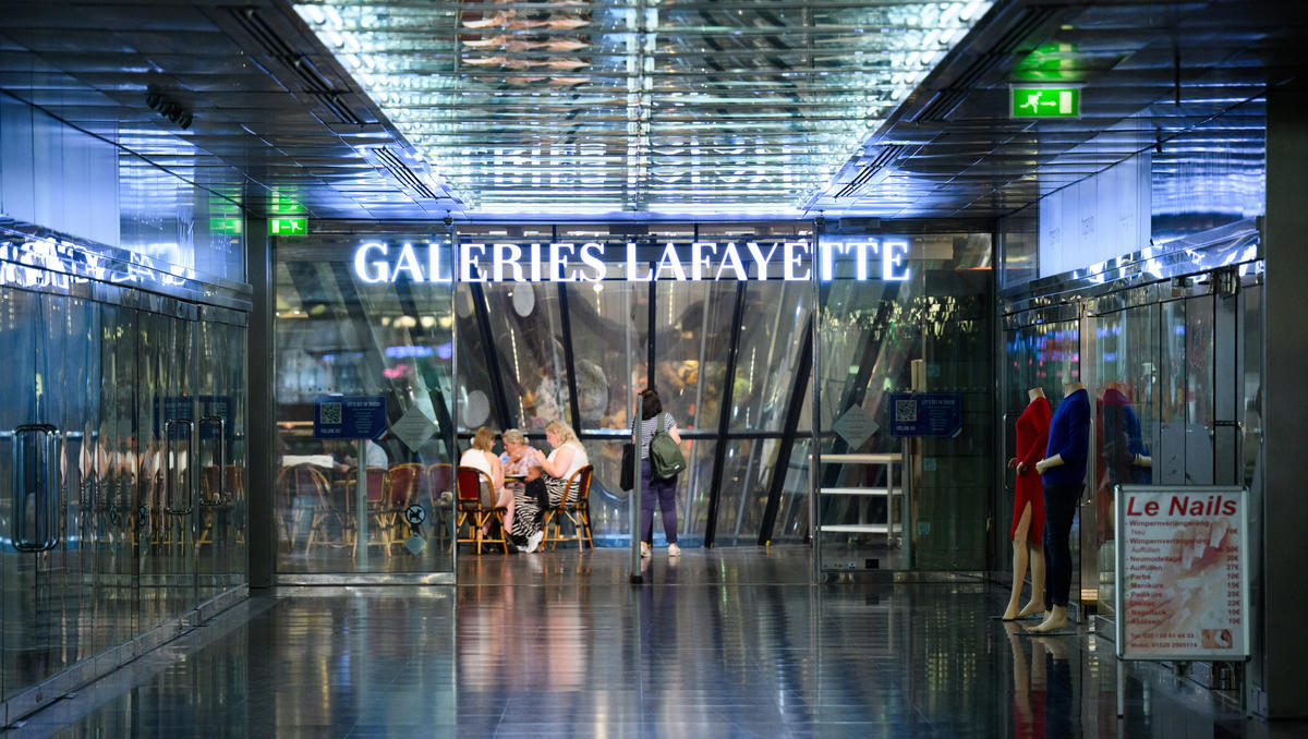 Luxus-Kaufhaus Galeries Lafayette dicht - wie geht es weiter in Berlins Mitte?