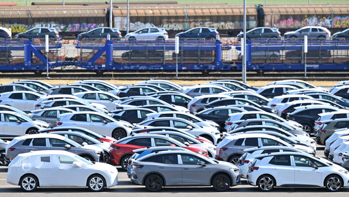 Europas Automobilindustrie im Wandel: Chinesische Autohersteller übernehmen Führung im Kampf um den Elektroauto-Markt Europas Automobilindustrie im Wandel: Chinesische Autohersteller übernehmen Führung im Kampf um den Elektroauto-Markt