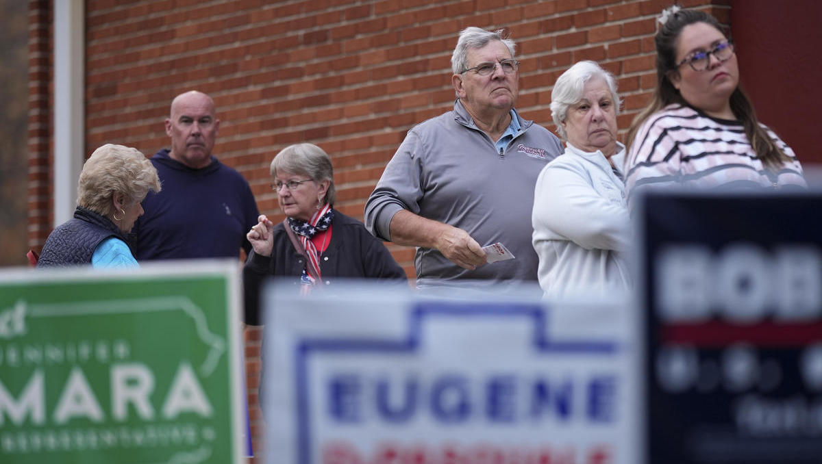 Wahlen USA: Ergebnis könnte dauern - lange Schlangen vor den Wahllokalen, Angst vor Gewalt, Weltpolitik auf der Kippe