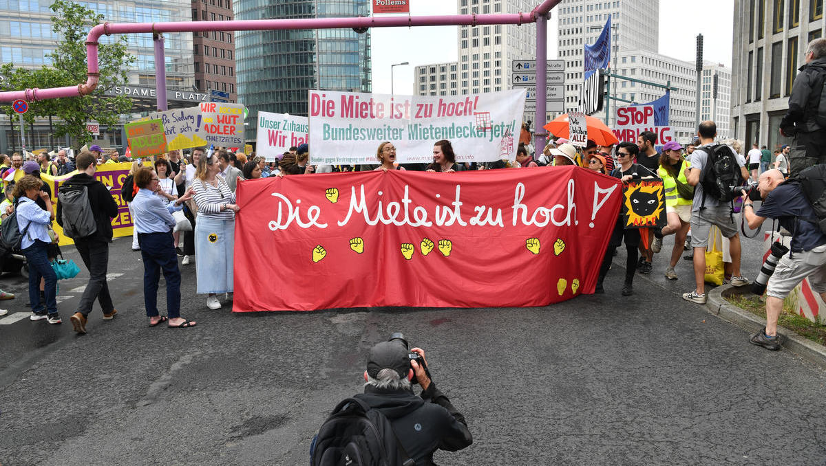 Sechs Jahre Mietenstopp: Können Mietpreiserhöhungen gesetzlich verboten werden? 