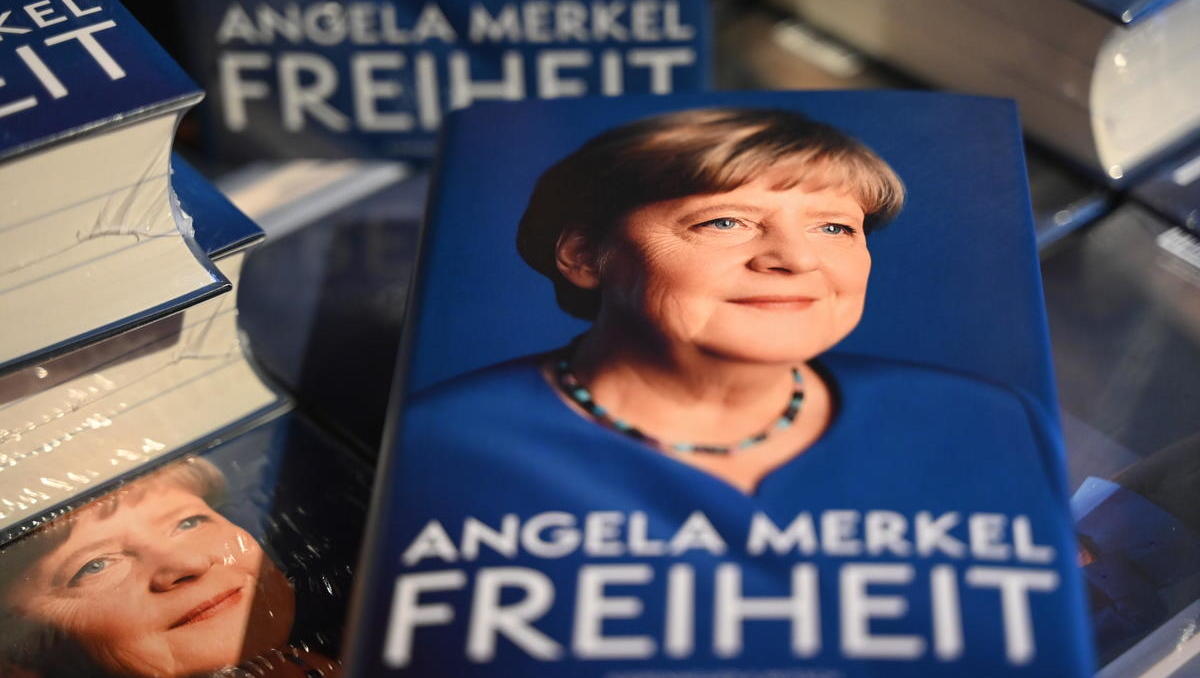 Erinnerungen einer Bardame: In den Angela-Merkel-Memoiren geht es um Vergangenheit und persönliche Erlebnisse