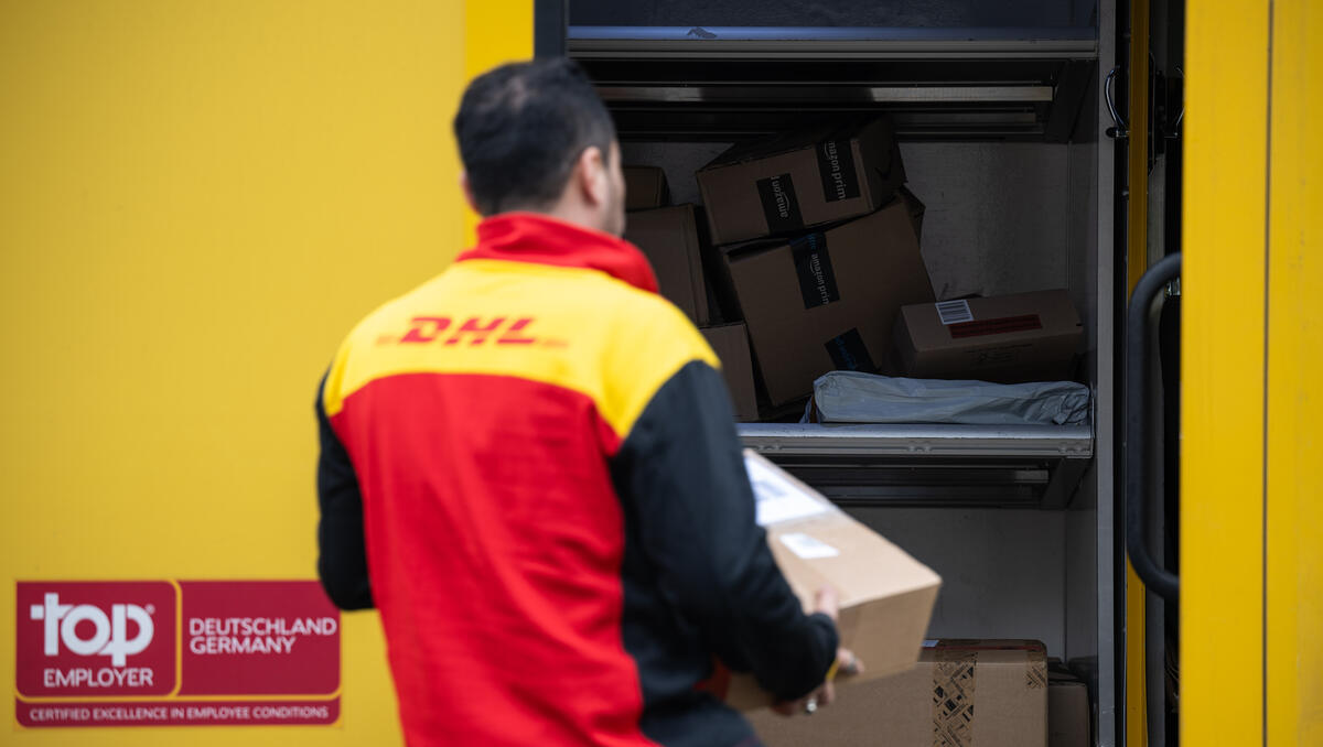 Schwarzarbeit bekämpfen: Sozialschutz für Paketboten soll dauerhaft gewährleistet werden