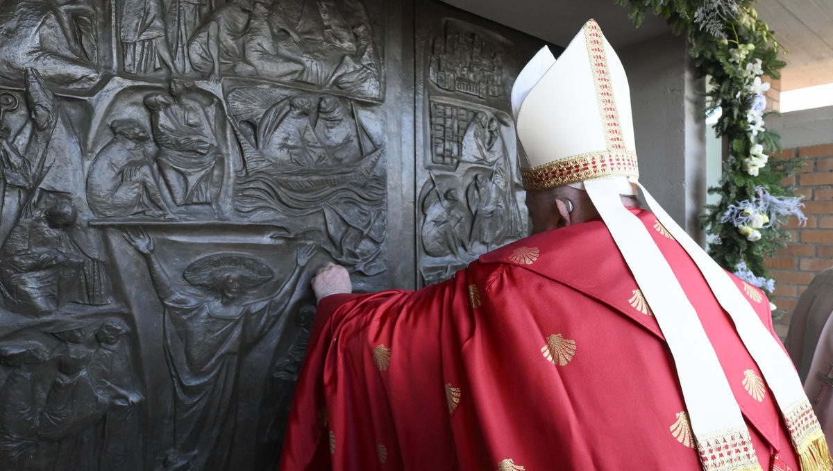 Papst eröffnet Heiliges Jahr mit Hoffnungsbotschaft