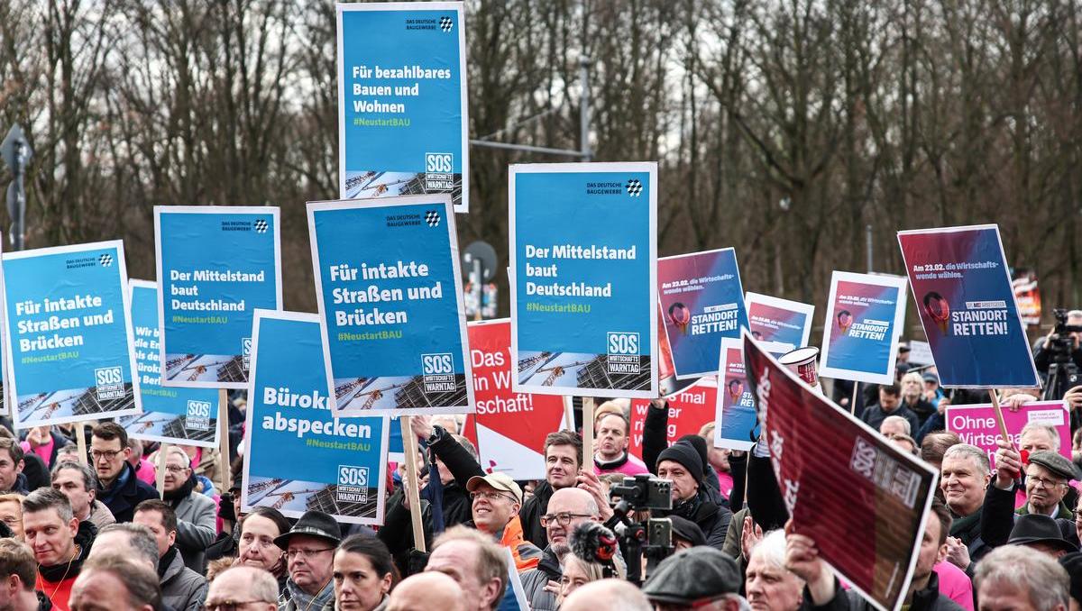 Wirtschaftswarntag ohne Habeck aber mit „Bekenntnis für Vielfalt“:  Dafür fordern Gewerkschaften eine Vermögensabgabe für die Krise 