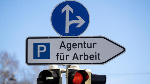 Steigende Arbeitslosigkeit: Wirtschaftskrise treibt Arbeitslosenquote auf historisches Hoch