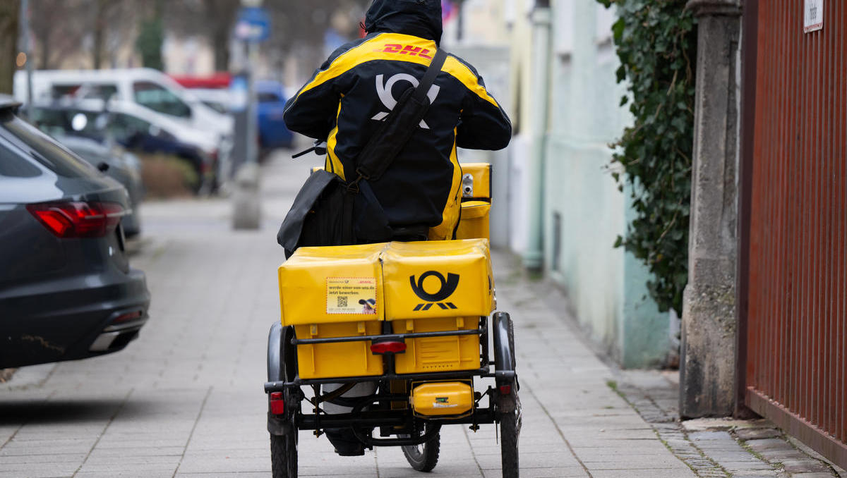 Briefträger als Beamter? Post, Telekom, Postbank haben noch tausende verbeamtete Mitarbeiter 