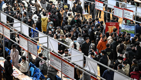 China in der Zwickmühle: Handelskrieg trifft Arbeitsmarkt – Millionen Jobs in Gefahr